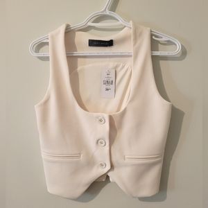 Suzy Shier Vest new with tag color cream size S
